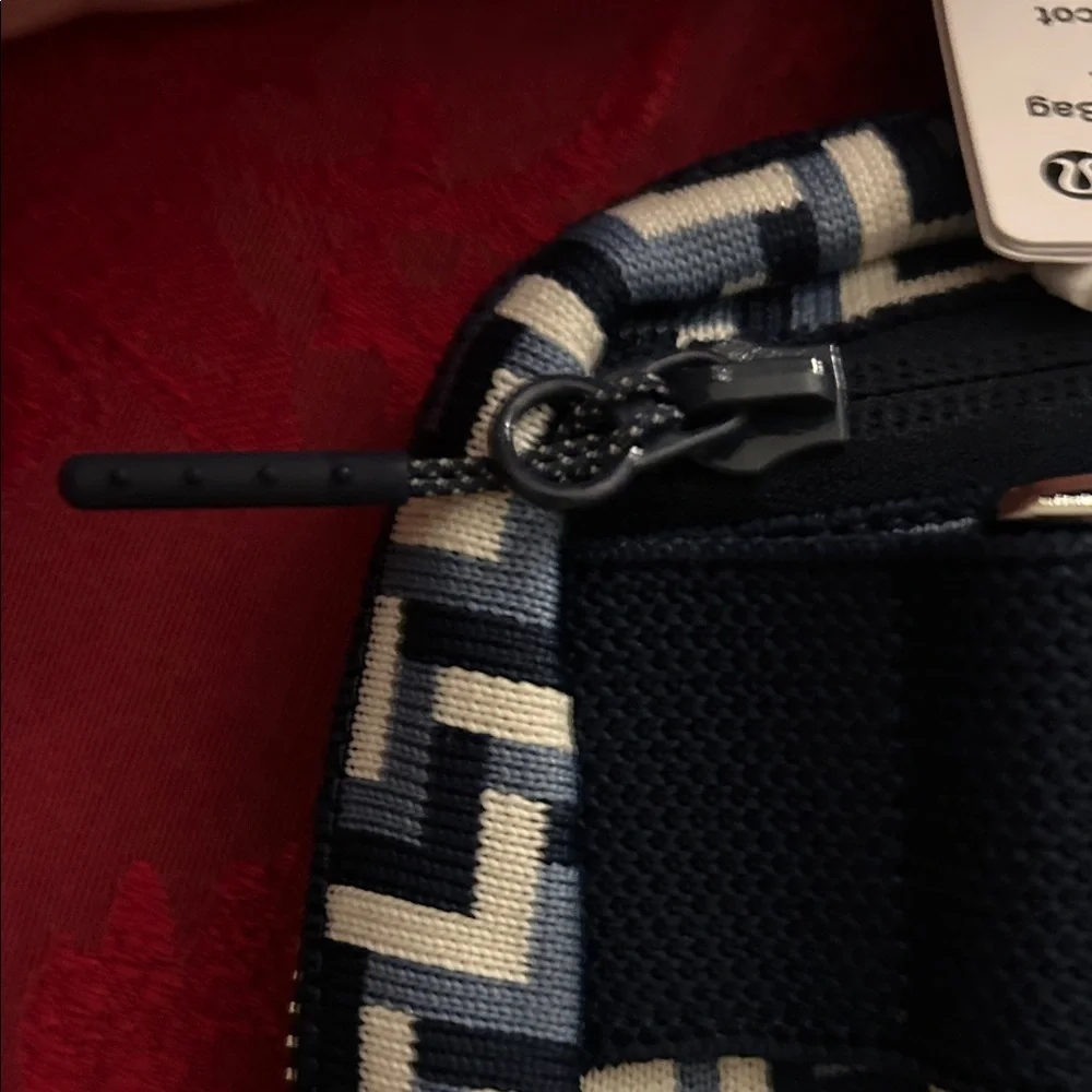 lululemon athletica chic zigzag